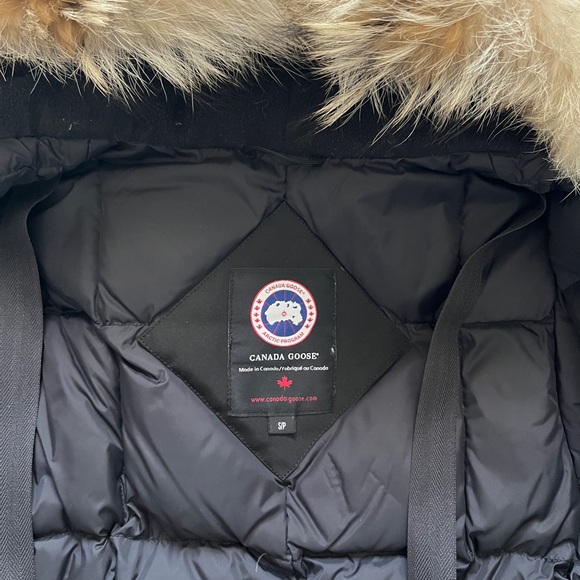 Black, Size Small, Canada Goose Victoria Parka With Hood - Picture 8 of 14